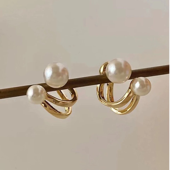 Dainty Double Pearl Earrings, Delicate Earrings, Gold Pearl Earrings, Piercing - Picture 2 of 4
